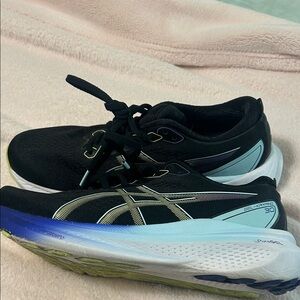 ASICS Black Running Shoes with Blue Gradient and White Midsole/ wide width